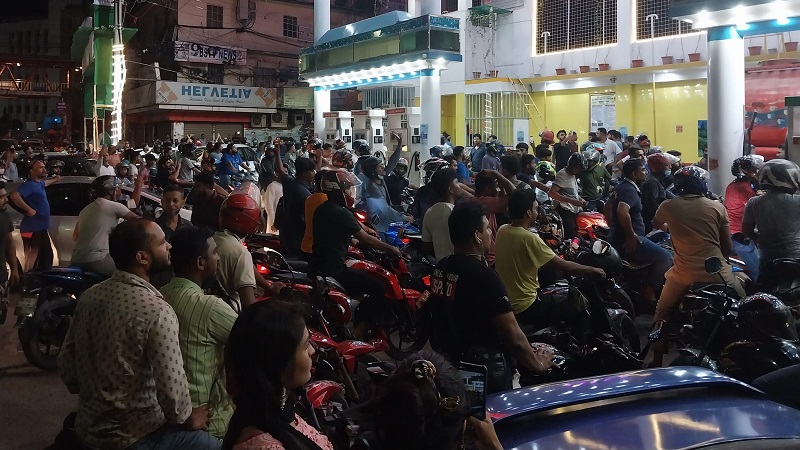 ‘জ্বলানি তেলে দীর্ঘলাফ, নেপথ্যে আইএমএফের ঋণ’