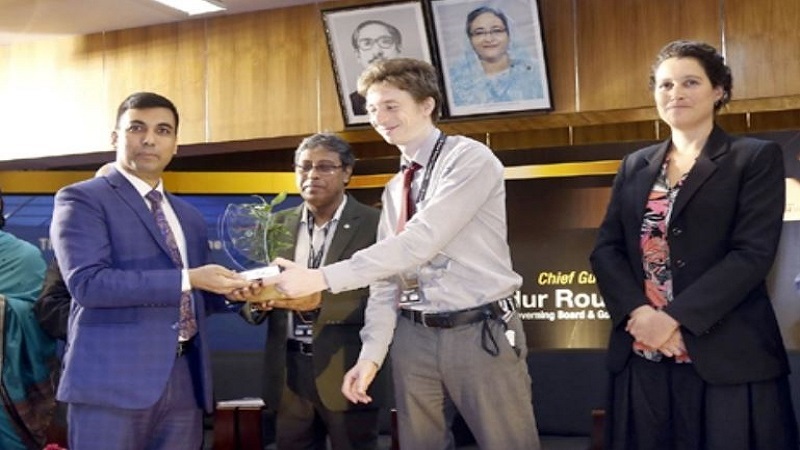 সাসটেইন্যাবিলিটি রেটিং অ্যাওয়ার্ড পেলো ইসলামী ব্যাংক