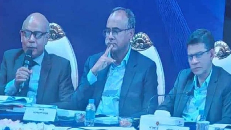 গভর্নর কথা বললেই বয়কট সাংবাদিকদের