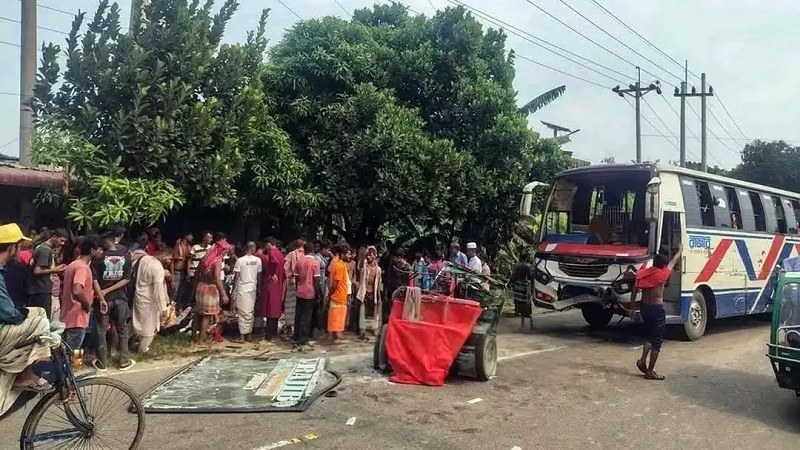 ময়মনসিংহে বাস ও সিএনজি মুখোমুখি সংঘর্ষ, নিহত ৭