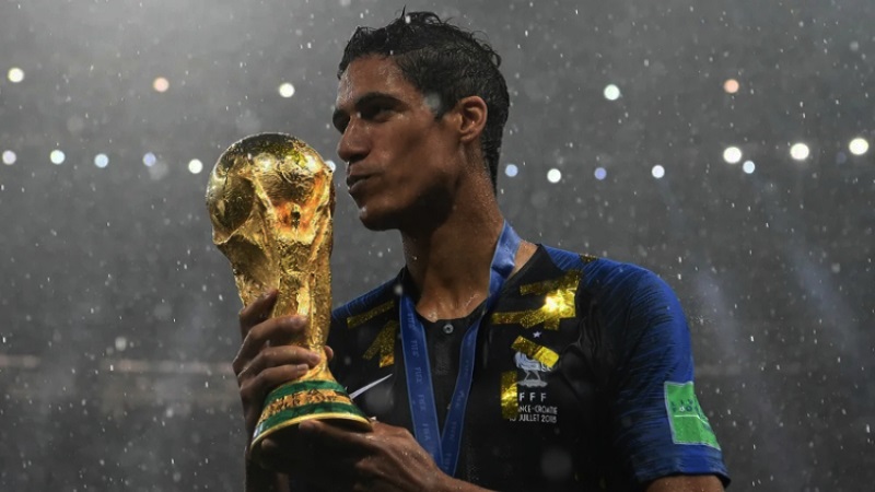 ফুটবলকে বিদায় বললেন বিশ্বকাপজয়ী রাফায়েল